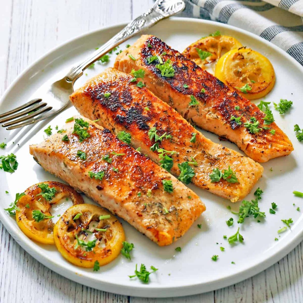 Crispy Pan-Fried Salmon – Healthy Recipes Blog Crispy Pan-Fried Salmon - Healthy Recipes Blog