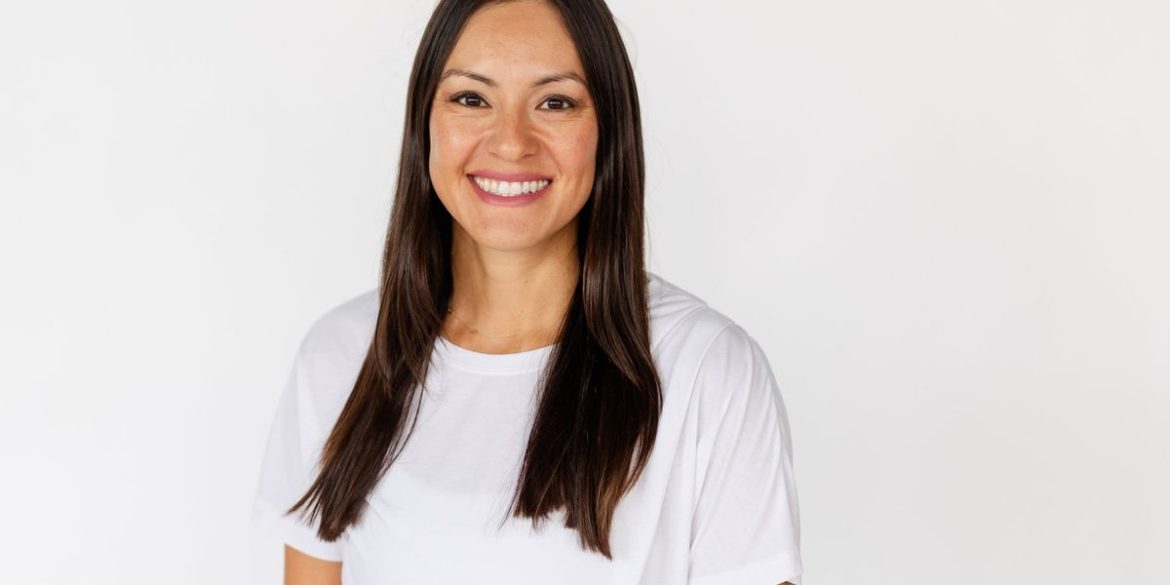 15 Minutes With: Sara Reardon, DPT, WCS, Talks About the Power of the Pelvic Floor and the Problem with How We Pee