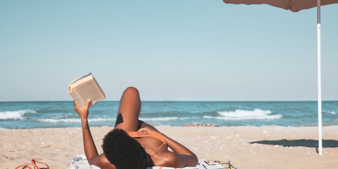 5 Hot and Healthy Beach Reads