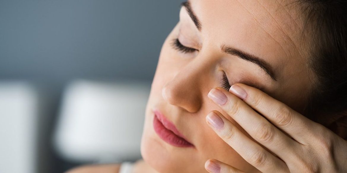 The Connec The Connection Between Autoimmune Disease and Dry Eye Disease